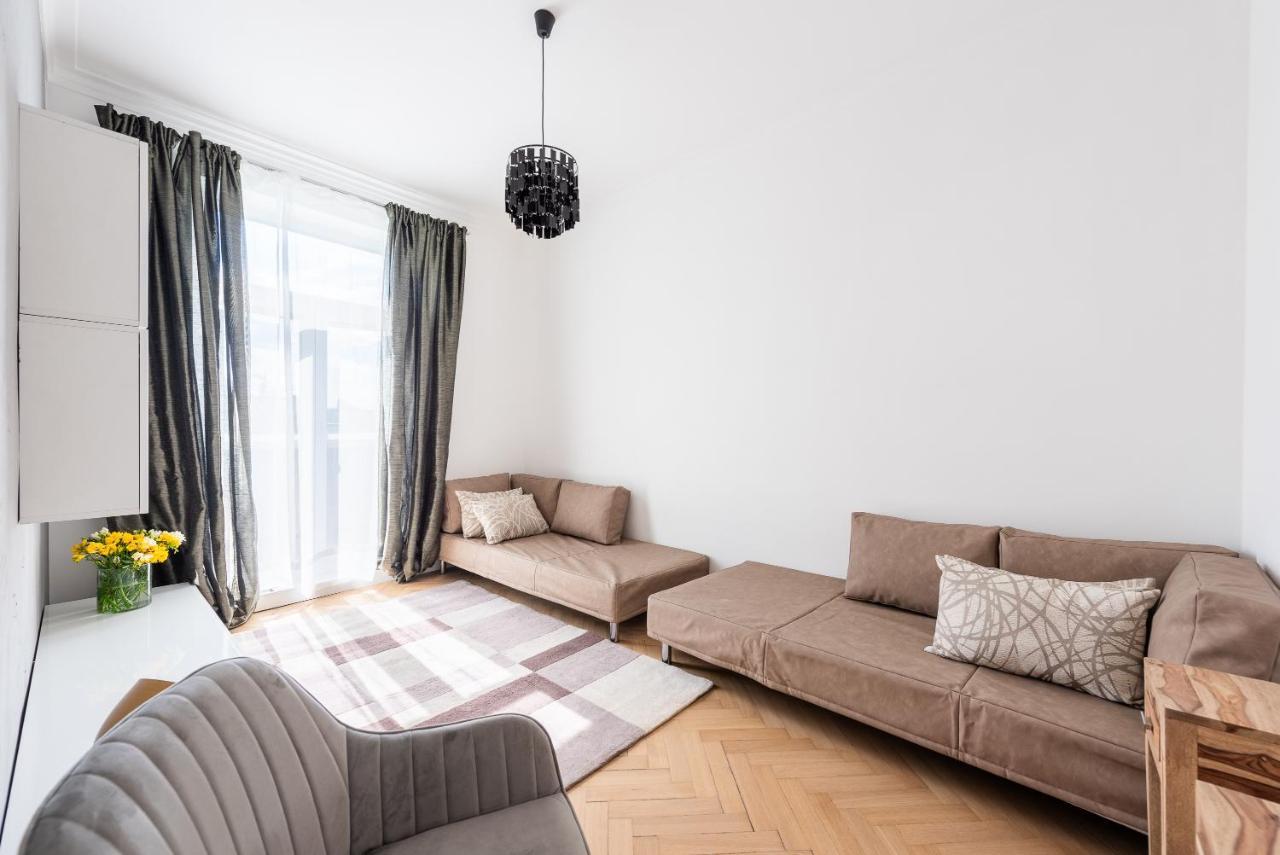 פראג Luxury Apartment With A Balcony And A Terrace מראה חיצוני תמונה