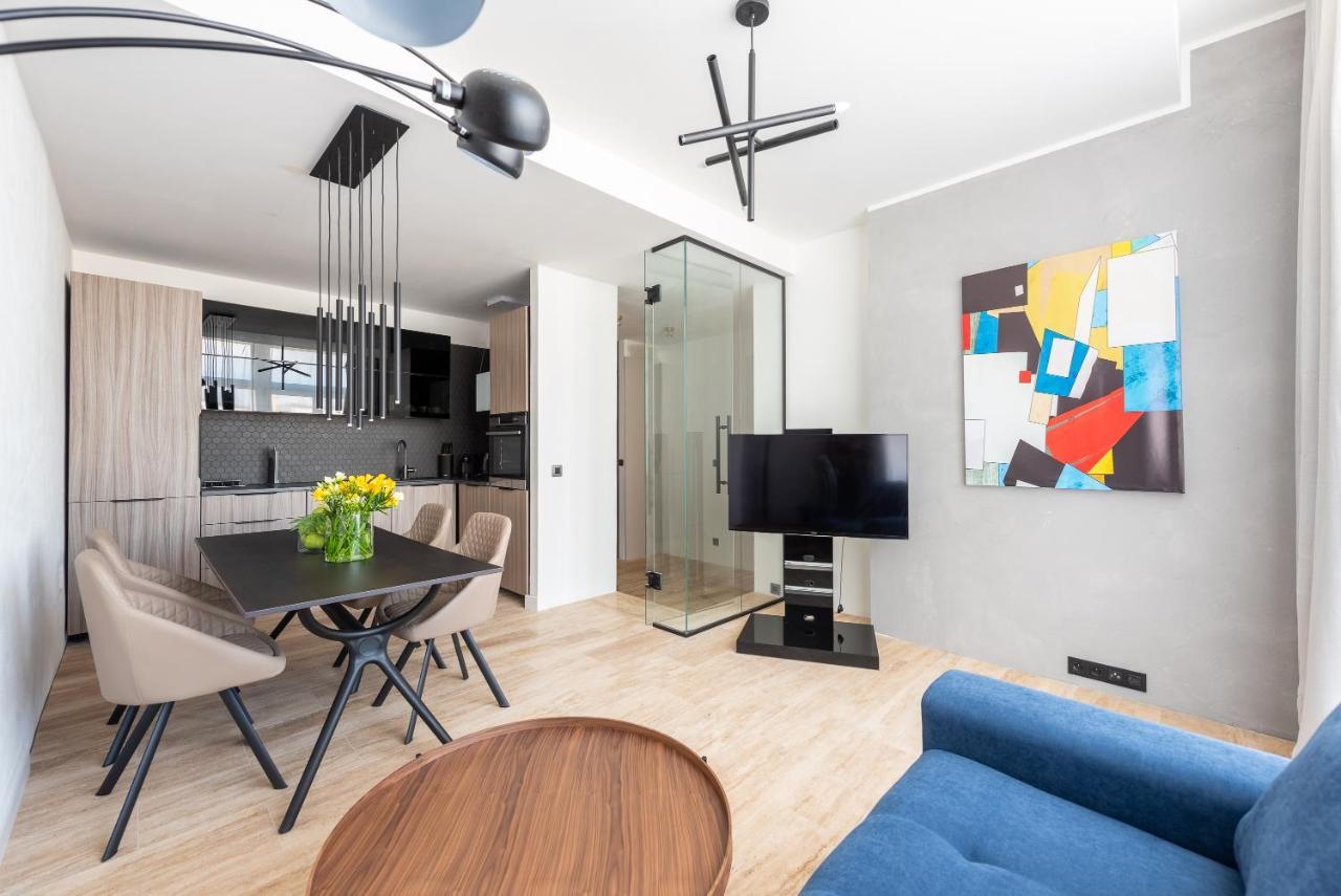 פראג Luxury Apartment With A Balcony And A Terrace מראה חיצוני תמונה